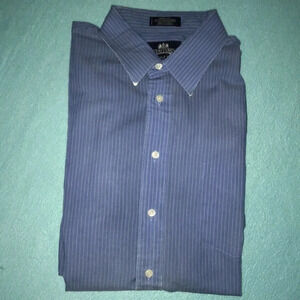 𝅺Stafford wrinkle-free button up chest pocket flawed neck size 17.5